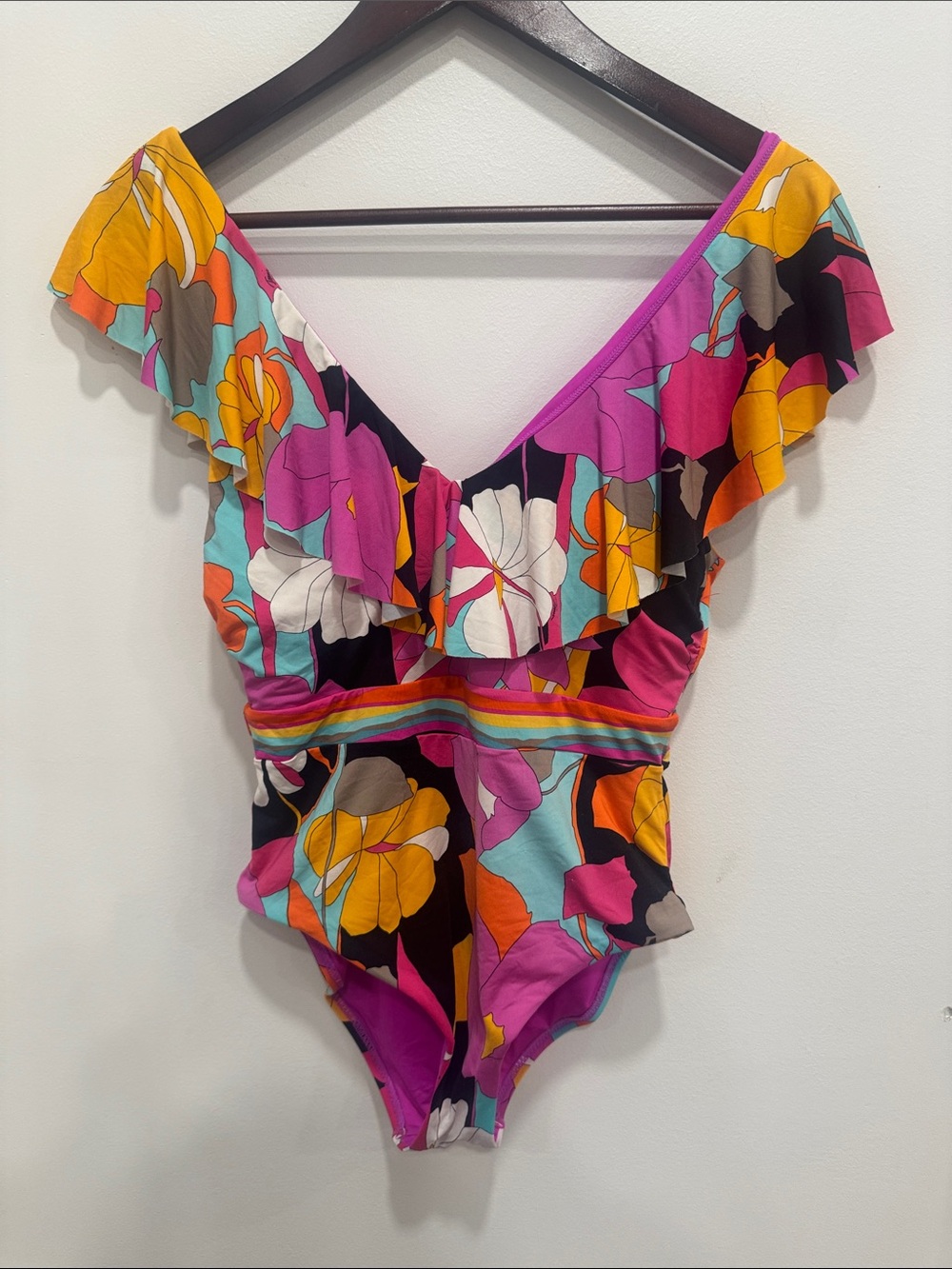 California Cool Trina Turk Vibrant Floral Ruffle One-Piece Resort wear 6/8